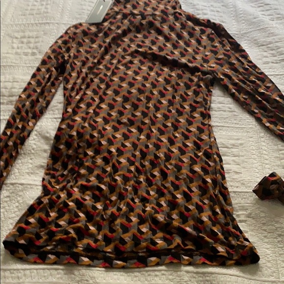 BCBGMaxAzria Tops - Bcbg Max Azaria Geometric print turtleneck